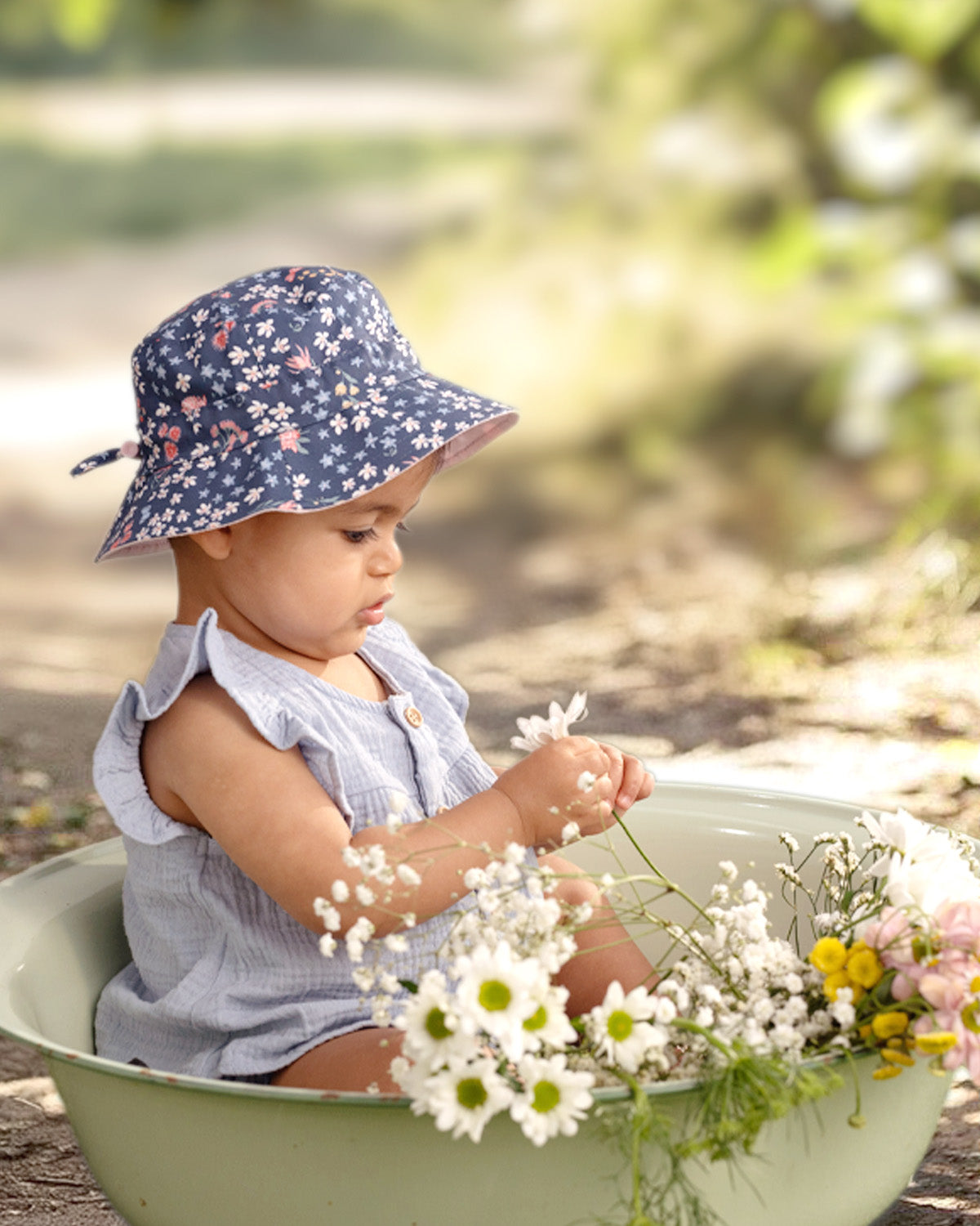 Toshi Sunhat lifestyle pic